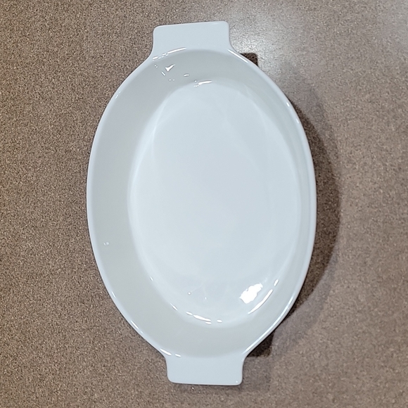 Grace Porcelain Pineapple Casserole Dish!! - Picture 5 of 10